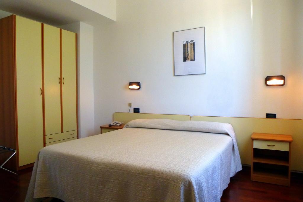 Hotel Daniela Ferrara Zimmer foto