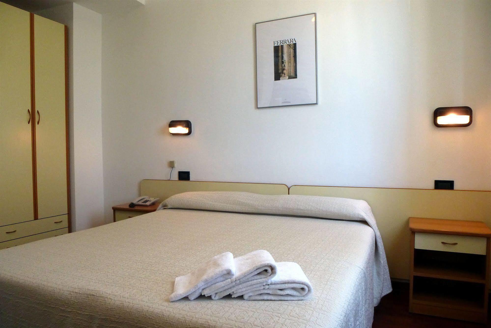 Hotel Daniela Ferrara Exterior foto